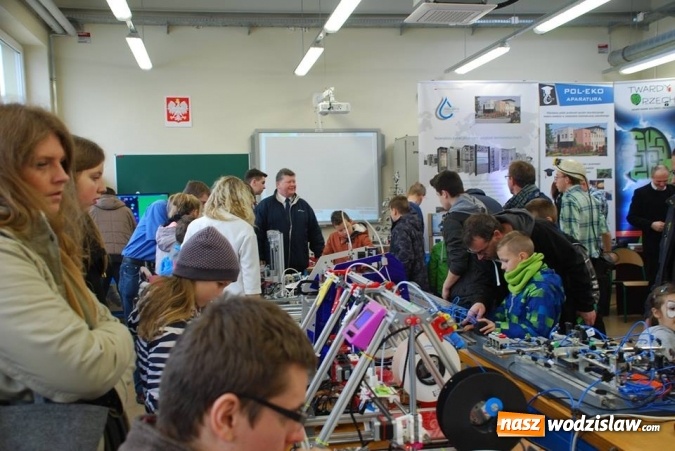 Zdjęcie w galerii na portalu naszwodzislaw.com: Barbórkowe zwiedzanie sztolni. Setki mieszkańców przewinęło się przez PCKZiU wiadomości z regionu