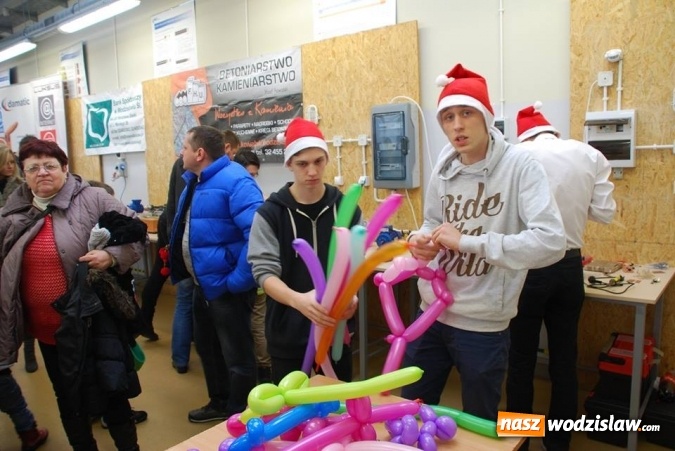 Zdjęcie w galerii na portalu naszwodzislaw.com: Barbórkowe zwiedzanie sztolni. Setki mieszkańców przewinęło się przez PCKZiU wiadomości z regionu