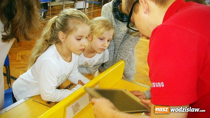 Zdjęcie w galerii na portalu naszwodzislaw.com: Wystawa z Centrum Nauki Kopernik w ZPSWR wiadomości z regionu