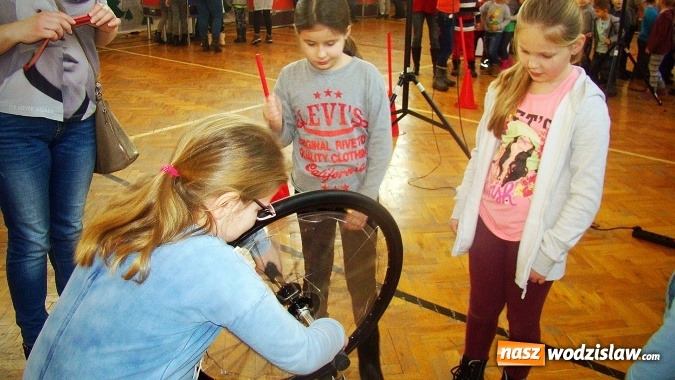 Zdjęcie w galerii na portalu naszwodzislaw.com: Wystawa z Centrum Nauki Kopernik w ZPSWR wiadomości z regionu