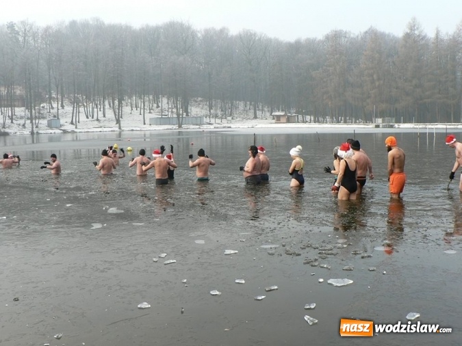 Zdjęcie w galerii na portalu naszwodzislaw.com: Morsowanie nad Balatonem wiadomości z regionu