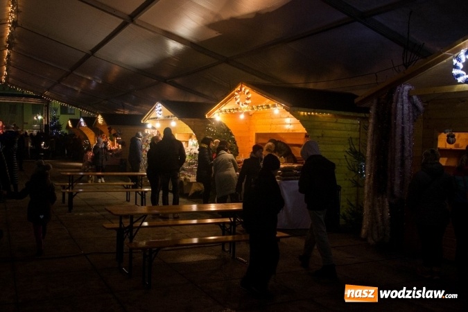 Zdjęcie w galerii na portalu naszwodzislaw.com: Wystartował Wodzisławski Jarmark Bożonarodzeniowy. Nie zabrakło Świętego Mikołaja wiadomości z regionu