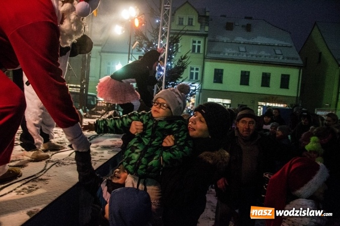 Zdjęcie w galerii na portalu naszwodzislaw.com: Wystartował Wodzisławski Jarmark Bożonarodzeniowy. Nie zabrakło Świętego Mikołaja wiadomości z regionu