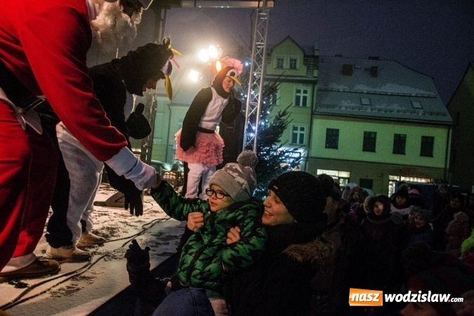 Zdjęcie w galerii na portalu naszwodzislaw.com: Wystartował Wodzisławski Jarmark Bożonarodzeniowy. Nie zabrakło Świętego Mikołaja wiadomości z regionu