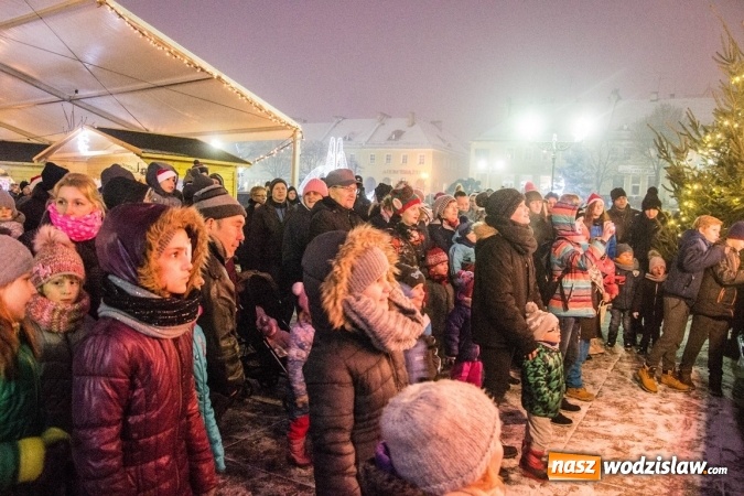 Zdjęcie w galerii na portalu naszwodzislaw.com: Wystartował Wodzisławski Jarmark Bożonarodzeniowy. Nie zabrakło Świętego Mikołaja wiadomości z regionu