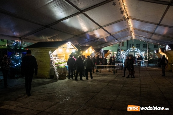 Zdjęcie w galerii na portalu naszwodzislaw.com: Wystartował Wodzisławski Jarmark Bożonarodzeniowy. Nie zabrakło Świętego Mikołaja wiadomości z regionu