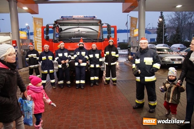 Zdjęcie w galerii na portalu naszwodzislaw.com: Święty Mikołaj zawitał na Statoil wiadomości z regionu