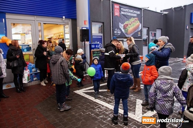 Zdjęcie w galerii na portalu naszwodzislaw.com: Święty Mikołaj zawitał na Statoil wiadomości z regionu