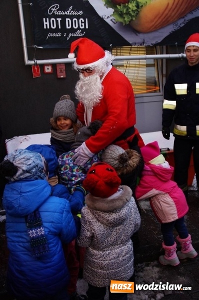 Zdjęcie w galerii na portalu naszwodzislaw.com: Święty Mikołaj zawitał na Statoil wiadomości z regionu