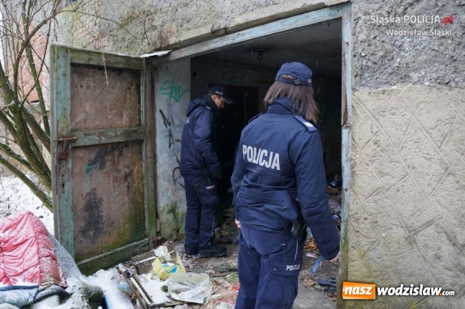 Zdjęcie w galerii na portalu naszwodzislaw.com: Mundurowi sprawdzają pustostany i pomagają osobom bezdomnym wiadomości z regionu
