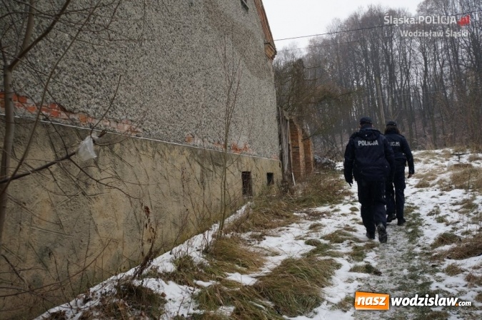 Zdjęcie w galerii na portalu naszwodzislaw.com: Mundurowi sprawdzają pustostany i pomagają osobom bezdomnym wiadomości z regionu