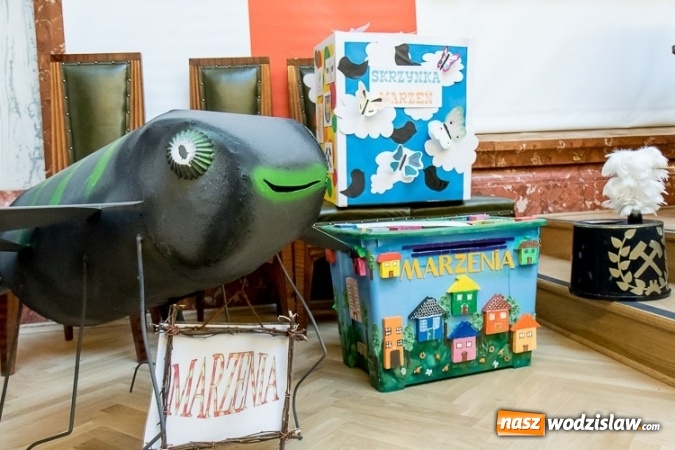 Zdjęcie w galerii na portalu naszwodzislaw.com: Finał akcji Skrzynka Marzeń. SP numer 2 w Pszowie wśród najlepszych!  wiadomości z regionu