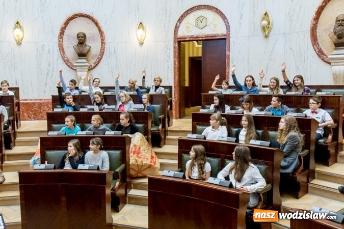 Zdjęcie w galerii na portalu naszwodzislaw.com: Finał akcji Skrzynka Marzeń. SP numer 2 w Pszowie wśród najlepszych!  wiadomości z regionu