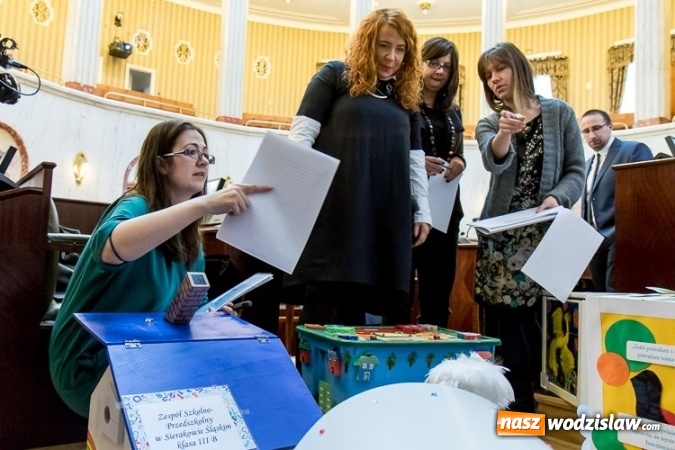 Zdjęcie w galerii na portalu naszwodzislaw.com: Finał akcji Skrzynka Marzeń. SP numer 2 w Pszowie wśród najlepszych!  wiadomości z regionu