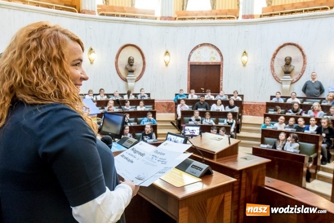 Zdjęcie w galerii na portalu naszwodzislaw.com: Finał akcji Skrzynka Marzeń. SP numer 2 w Pszowie wśród najlepszych!  wiadomości z regionu