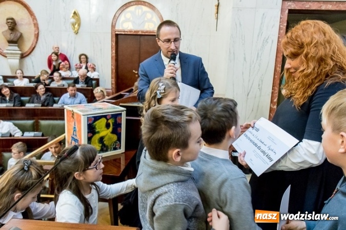 Zdjęcie w galerii na portalu naszwodzislaw.com: Finał akcji Skrzynka Marzeń. SP numer 2 w Pszowie wśród najlepszych!  wiadomości z regionu