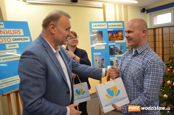 Zdjęcie w galerii na portalu naszwodzislaw.com: Miłośnicy fotografii odebrali nagrody  wiadomości z regionu