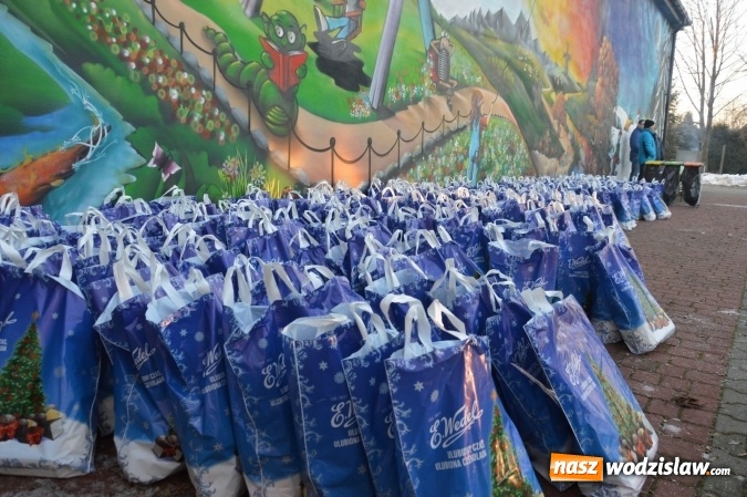 Zdjęcie w galerii na portalu naszwodzislaw.com: Mikołajki 2016 w Zespole Szkolno-Przedszkolnym nr 4  wiadomości z regionu