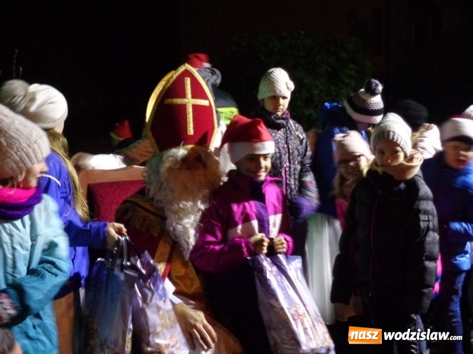 Zdjęcie w galerii na portalu naszwodzislaw.com: Mikołaj w ZSP nr 5, czyli dużo dobrej zabawy w Radlinie II wiadomości z regionu