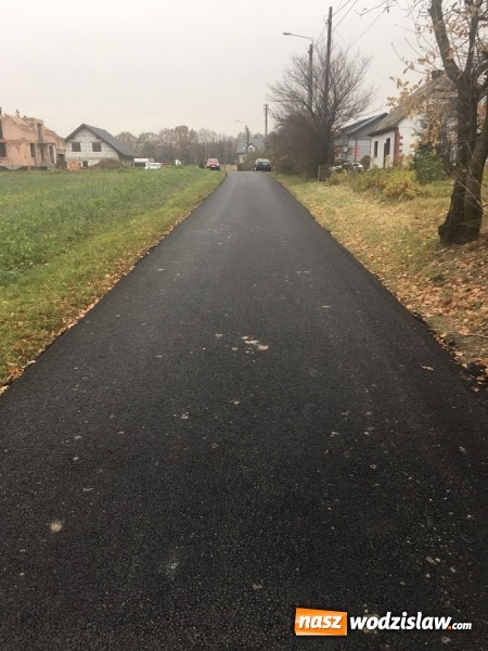 Zdjęcie w galerii na portalu naszwodzislaw.com: Gmina Mszana: Przed zimą zakończyły się remonty kilku kolejnych dr&oacute;g wiadomości z regionu