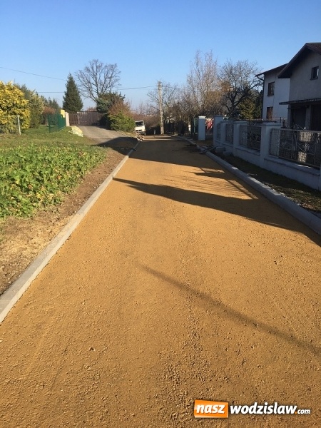Zdjęcie w galerii na portalu naszwodzislaw.com: Gmina Mszana: Przed zimą zakończyły się remonty kilku kolejnych dr&oacute;g wiadomości z regionu
