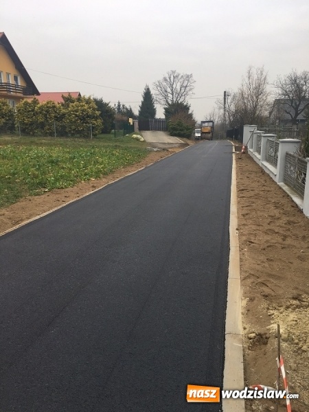 Zdjęcie w galerii na portalu naszwodzislaw.com: Gmina Mszana: Przed zimą zakończyły się remonty kilku kolejnych dr&oacute;g wiadomości z regionu