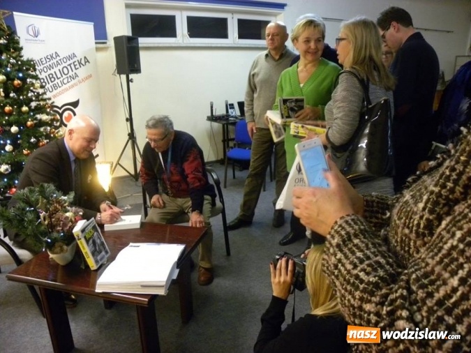 Zdjęcie w galerii na portalu naszwodzislaw.com: Marek Krajewski gościł w Wodzisławiu  wiadomości z regionu