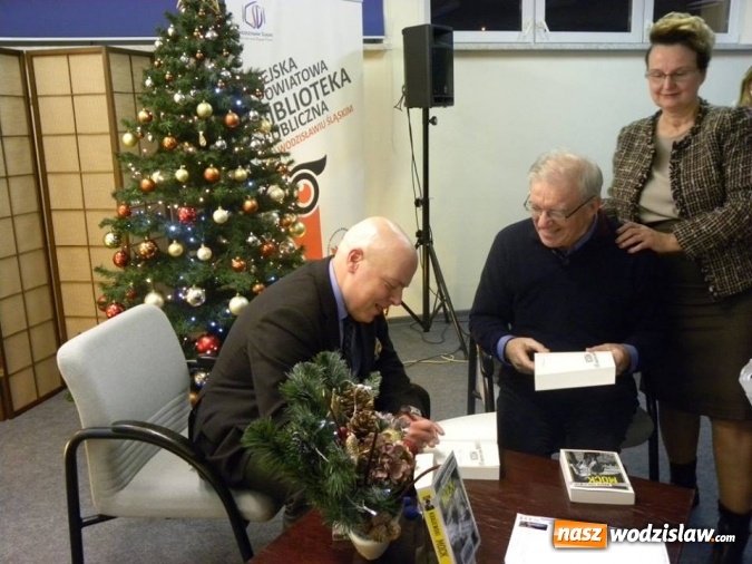 Zdjęcie w galerii na portalu naszwodzislaw.com: Marek Krajewski gościł w Wodzisławiu  wiadomości z regionu