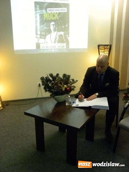 Zdjęcie w galerii na portalu naszwodzislaw.com: Marek Krajewski gościł w Wodzisławiu  wiadomości z regionu