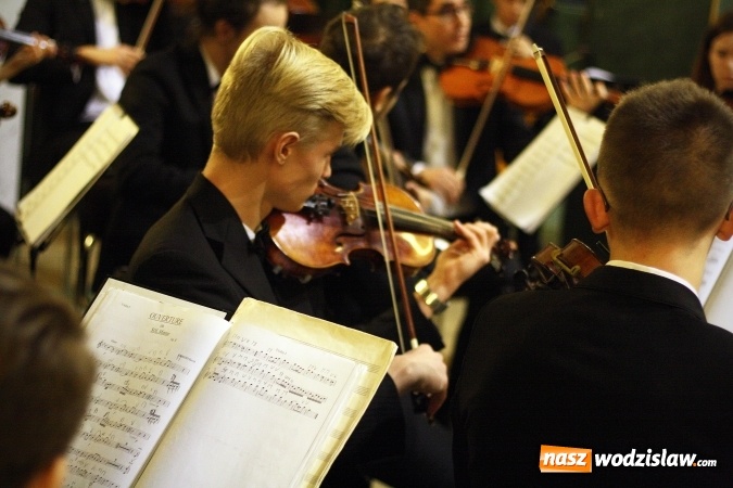 Zdjęcie w galerii na portalu naszwodzislaw.com: Słowacka orkiestra smyczkowa wystąpiła w Czyżowicach  wiadomości z regionu