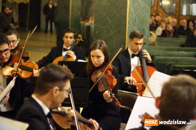 Zdjęcie w galerii na portalu naszwodzislaw.com: Słowacka orkiestra smyczkowa wystąpiła w Czyżowicach  wiadomości z regionu