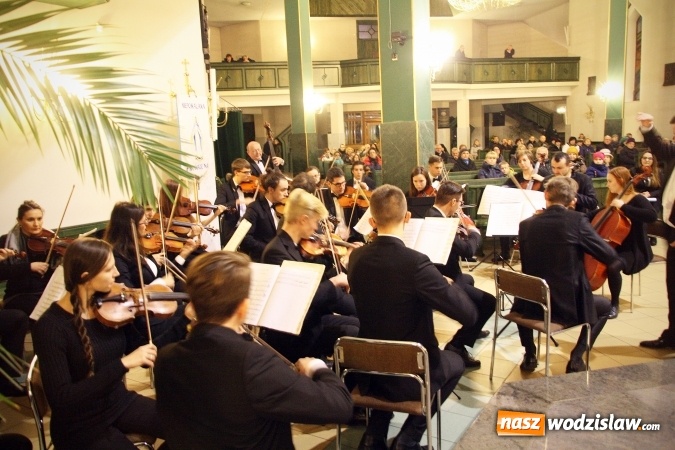 Zdjęcie w galerii na portalu naszwodzislaw.com: Słowacka orkiestra smyczkowa wystąpiła w Czyżowicach  wiadomości z regionu