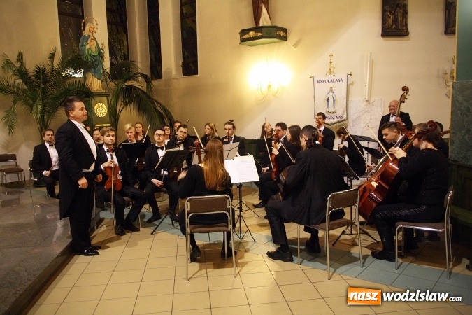 Zdjęcie w galerii na portalu naszwodzislaw.com: Słowacka orkiestra smyczkowa wystąpiła w Czyżowicach  wiadomości z regionu