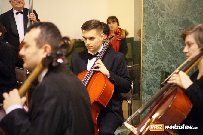 Zdjęcie w galerii na portalu naszwodzislaw.com: Słowacka orkiestra smyczkowa wystąpiła w Czyżowicach  wiadomości z regionu