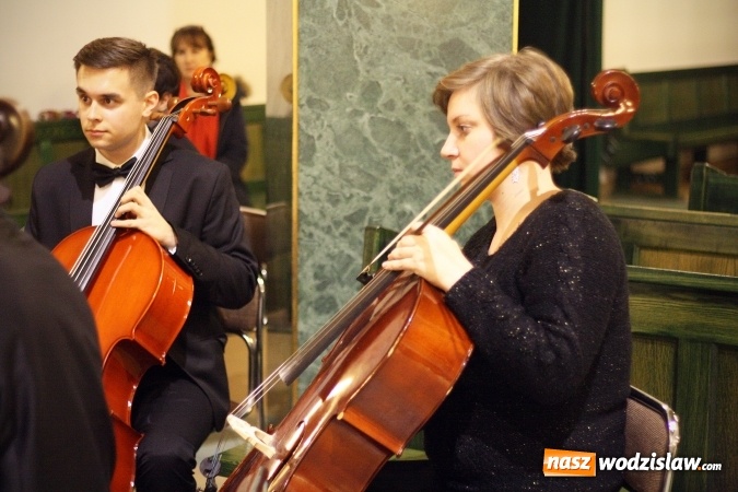Zdjęcie w galerii na portalu naszwodzislaw.com: Słowacka orkiestra smyczkowa wystąpiła w Czyżowicach  wiadomości z regionu