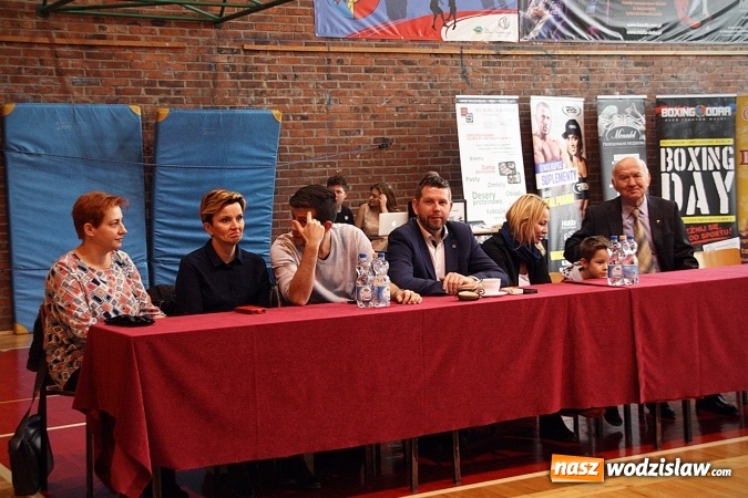 Zdjęcie w galerii na portalu naszwodzislaw.com: Boxing Day w Wodzisławiu. Przekonywali, że sport jest lepszy od używek wiadomości z regionu