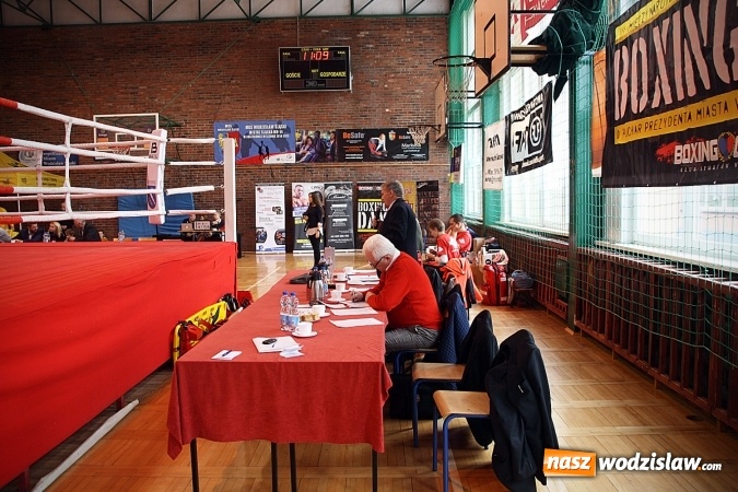 Zdjęcie w galerii na portalu naszwodzislaw.com: Boxing Day w Wodzisławiu. Przekonywali, że sport jest lepszy od używek wiadomości z regionu