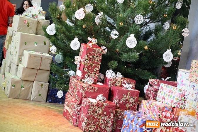 Zdjęcie w galerii na portalu naszwodzislaw.com: Finał Szlachetnej Paczki. W Wodzisławiu pomoc otrzyma 77 rodzin  wiadomości z regionu