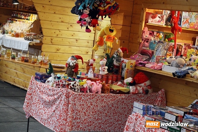 Zdjęcie w galerii na portalu naszwodzislaw.com: Degustacja świątecznych smakołyków na wodzisławskim Rynku. Było smacznie!  wiadomości z regionu