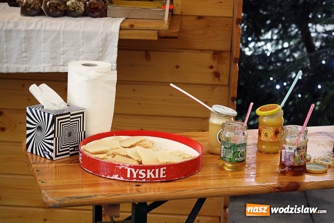 Zdjęcie w galerii na portalu naszwodzislaw.com: Degustacja świątecznych smakołyków na wodzisławskim Rynku. Było smacznie!  wiadomości z regionu