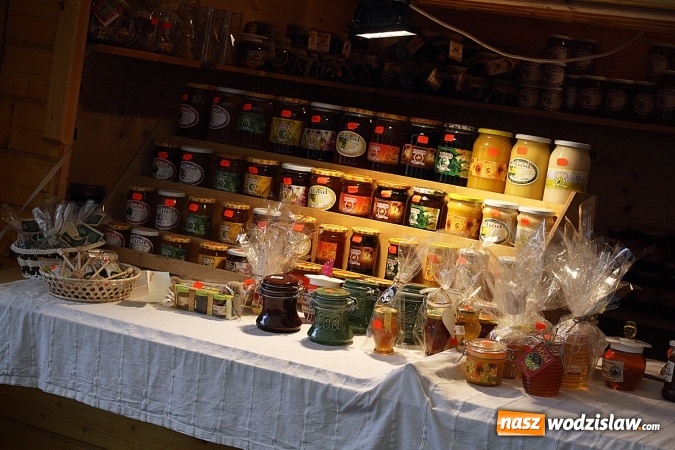 Zdjęcie w galerii na portalu naszwodzislaw.com: Degustacja świątecznych smakołyków na wodzisławskim Rynku. Było smacznie!  wiadomości z regionu