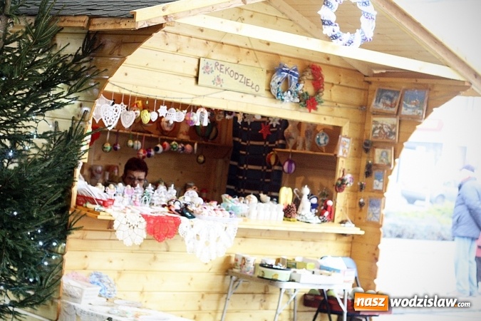 Zdjęcie w galerii na portalu naszwodzislaw.com: Degustacja świątecznych smakołyków na wodzisławskim Rynku. Było smacznie!  wiadomości z regionu