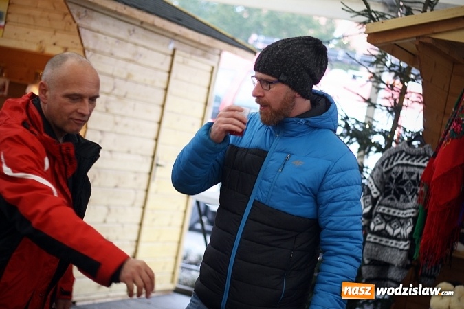Zdjęcie w galerii na portalu naszwodzislaw.com: Degustacja świątecznych smakołyków na wodzisławskim Rynku. Było smacznie!  wiadomości z regionu