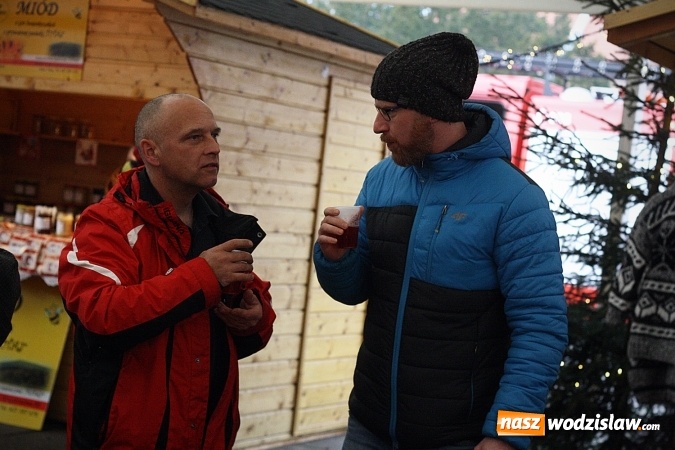 Zdjęcie w galerii na portalu naszwodzislaw.com: Degustacja świątecznych smakołyków na wodzisławskim Rynku. Było smacznie!  wiadomości z regionu