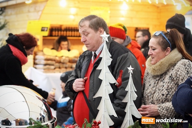 Zdjęcie w galerii na portalu naszwodzislaw.com: Degustacja świątecznych smakołyków na wodzisławskim Rynku. Było smacznie!  wiadomości z regionu