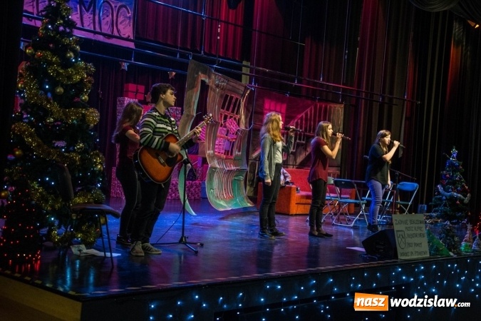 Zdjęcie w galerii na portalu naszwodzislaw.com: Jubileuszowy X Jarmark Harcerski w RCK wiadomości z regionu