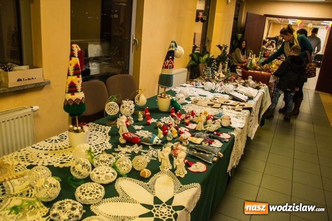 Zdjęcie w galerii na portalu naszwodzislaw.com: Jubileuszowy X Jarmark Harcerski w RCK wiadomości z regionu