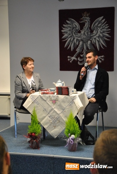 Zdjęcie w galerii na portalu naszwodzislaw.com: Były uczeń placówki, obecnie pisarz. Marcin Szewczyk gościł w ZST  wiadomości z regionu