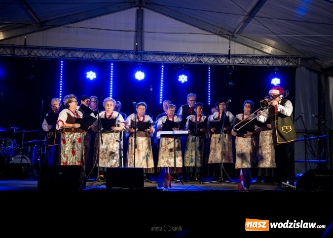 Zdjęcie w galerii na portalu naszwodzislaw.com: Połomia: To był festiwal pełen dobrej muzyki teatru i niespodzianek wiadomości z regionu