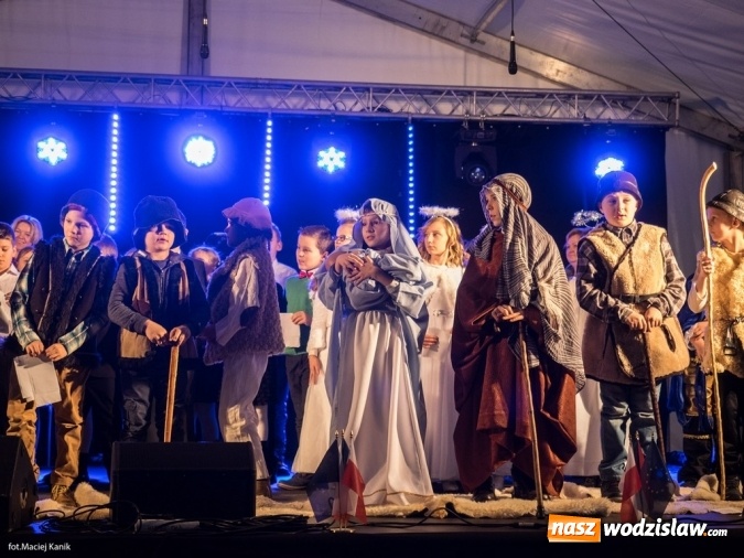 Zdjęcie w galerii na portalu naszwodzislaw.com: Połomia: To był festiwal pełen dobrej muzyki teatru i niespodzianek wiadomości z regionu